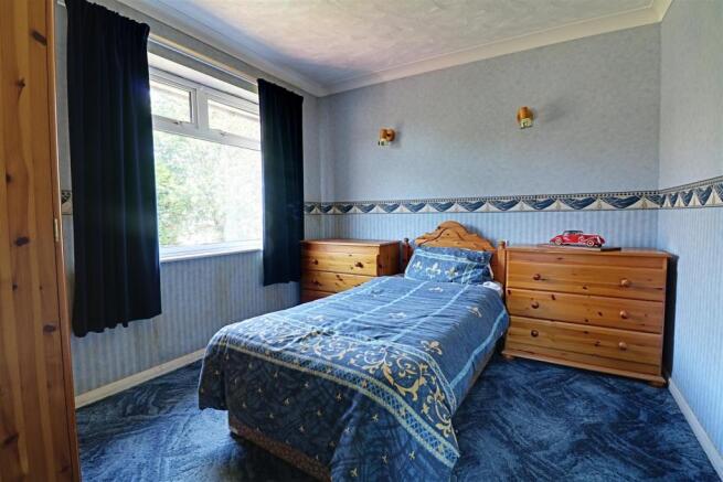 bed 2.jpg