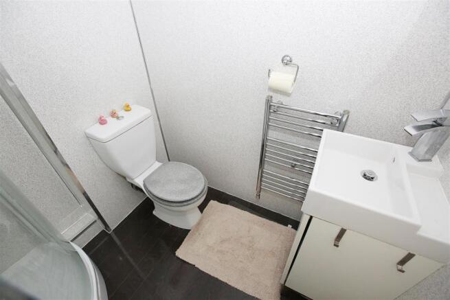 BATHROOM / WC