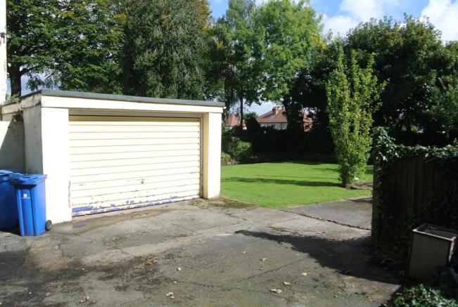 Detached Garage