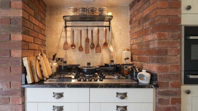 5 bed Terraced for sale Image 6