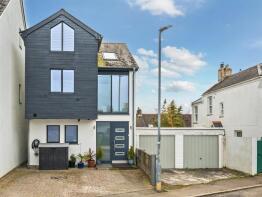28b Kastilli, Waterloo Road, Falmouth TR11 3NU