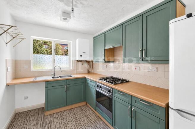 kitchen decluttered 2.jpg