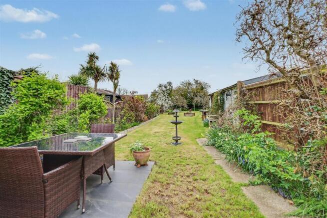 30 CHURCH END AVENUE-10.jpg