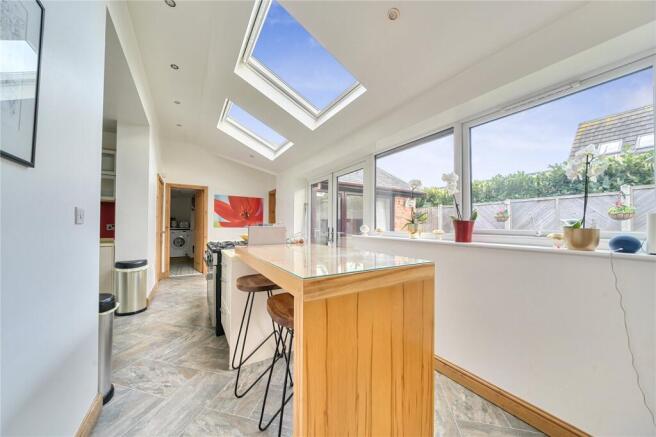 5 bed Detached for sale Image 6