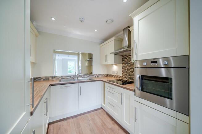 2 bed Retirement Property for sale Image 4