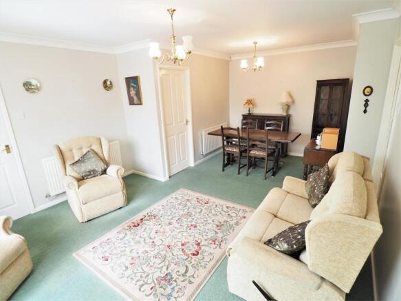 Large Living Room 049
