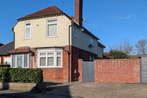 Upper Hale Road, Farnham, Surrey, GU9