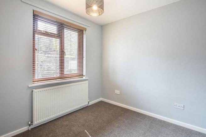 4 bed Semi-Detached to rent Image 10