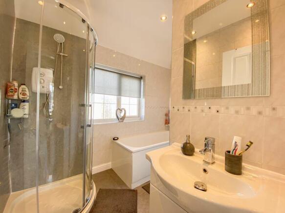 FAMILY BATHROOM
