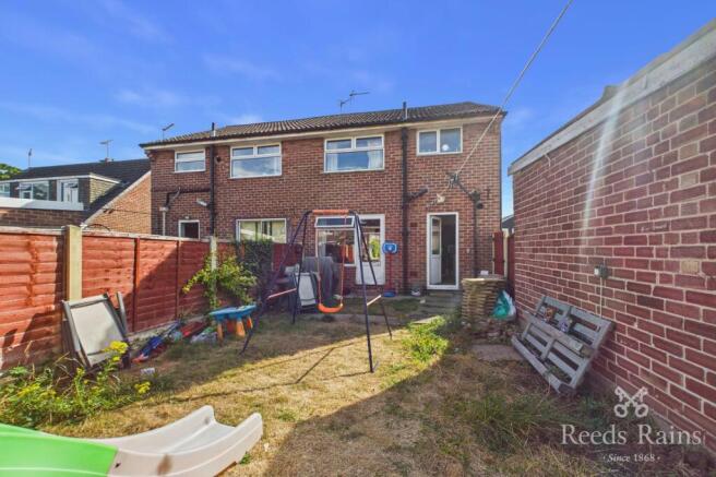 3 bed Semi-Detached for sale Image 10
