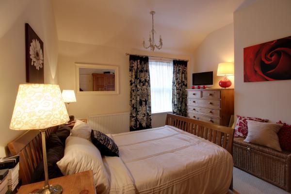 Bedroom 1 (Double)