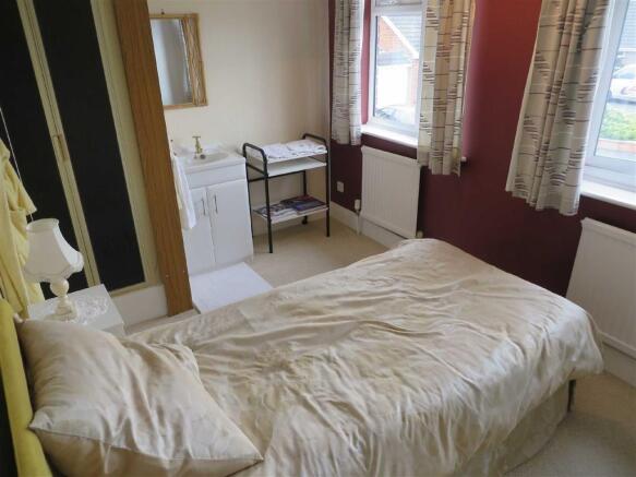 BEDROOM 4 (FRONT)