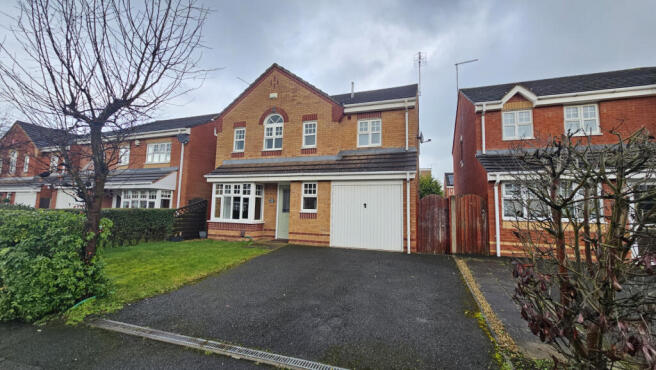 Five bedroom Detached property