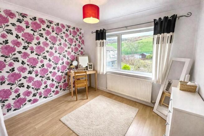 3 bed Semi-Detached for sale Image 5