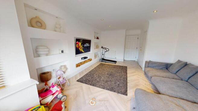 3 bed Town House for sale Image 7