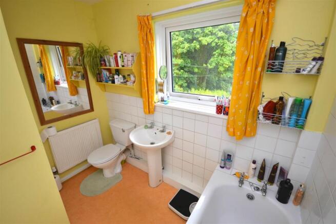 Bathroom 1 a.jpg