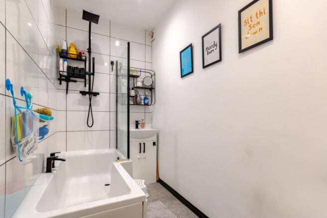 3 bed Terraced for sale Image 6