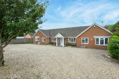 Pett Lane, Charing