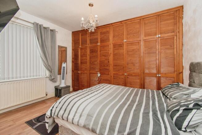 3 bed Terraced for sale Image 12