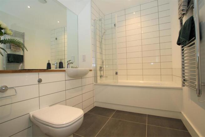 bathroom1.jpg