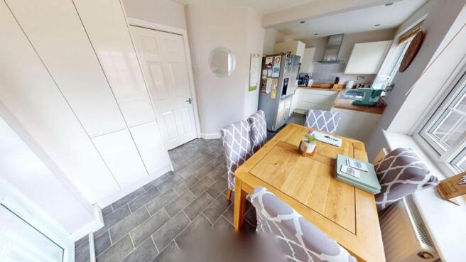 3 bed Semi-Detached for sale Image 6