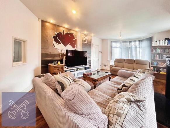 4 bed Semi-Detached for sale Image 5