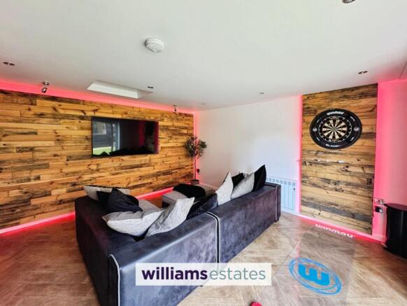 Linden Walk, Prestatyn, LL19 photo 4