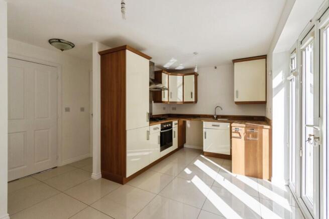 3 bed Semi-Detached for sale Image 3