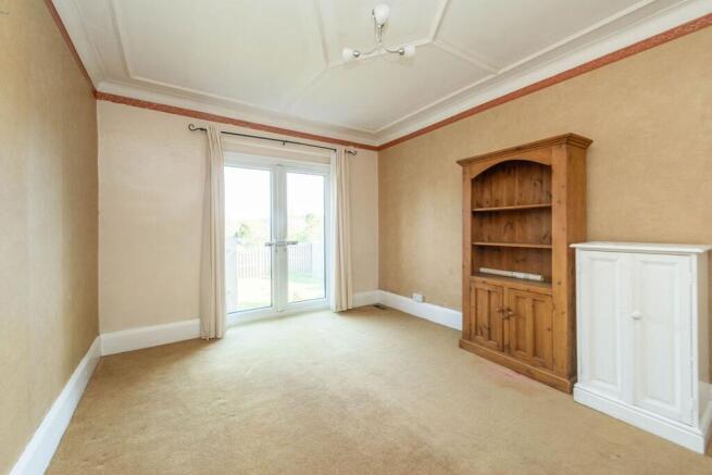 KITCHEN, DINER AND LIVING ROOM
