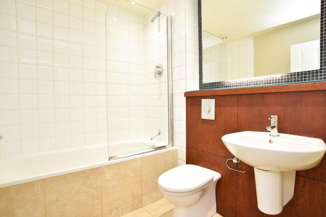 2 bed Flat for sale Image 7