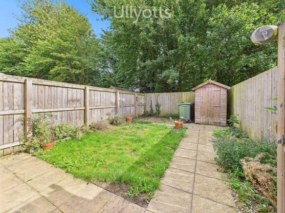 2 bed Semi-Detached to rent Image 11