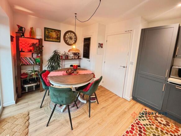 Dining/ Kitchen Area