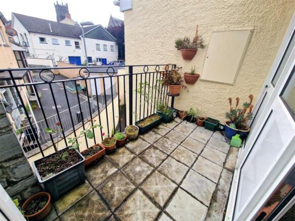 Balcony (2).jpg
