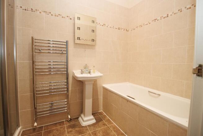 2 bed Ground Flat for sale Image 10