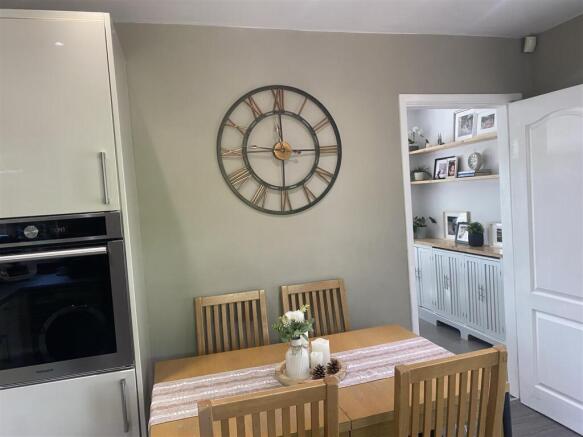 3 bed Semi-Detached for sale Image 6
