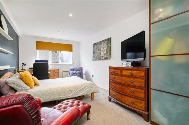 3 bed Penthouse for sale Image 12
