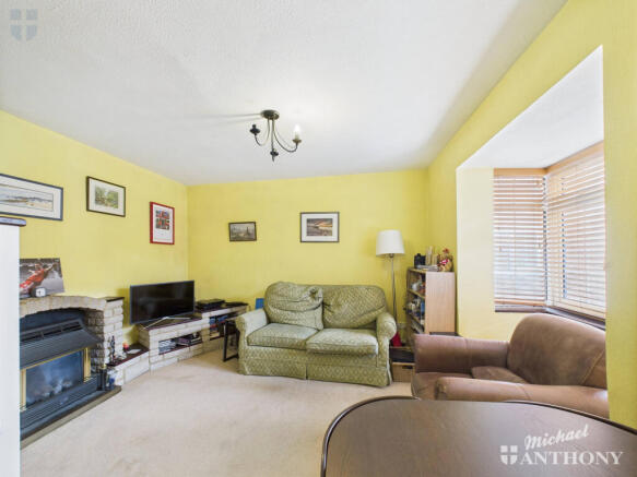 CAM03218G0-PR0734-STILL001