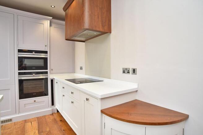 2 bed Flat for sale Image 5