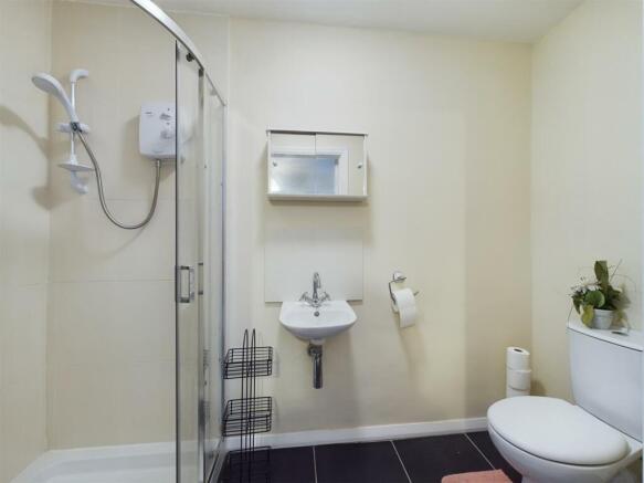 2 bed Apartment for sale Image 9
