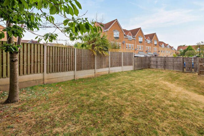 3 bed Flat for sale Image 9