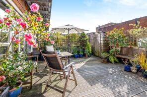 2, 27 Village Apartments, The Broadway, Hornsey, London N8 8DR