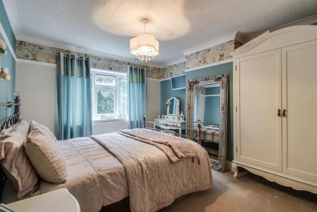 3 bed Semi-Detached for sale Image 11