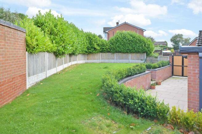 SIDE GARDEN