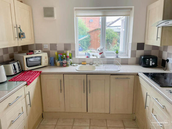 Kitchen 3.JPG