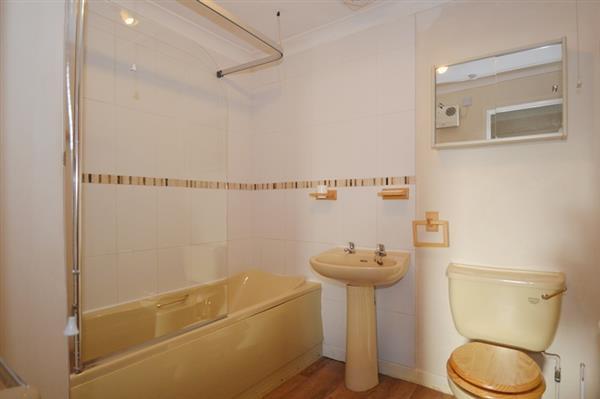 BATHROOM/WC