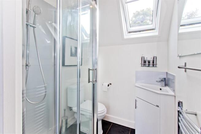 ensuite.jpg