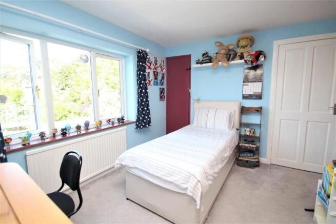 Bedroom 2.JPG