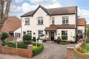 36, Castle Avenue, London E4 9QD