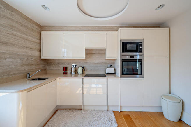 8436025-interior02-800