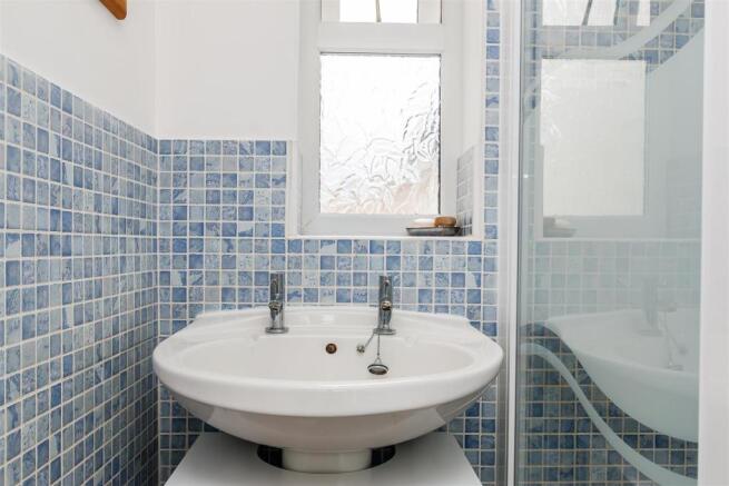 8295054-interior24.jpg